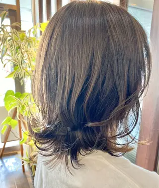 ミディアム 鈴木 千恵子のヘアスタイル