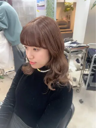 ミディアム カラー 岡野 静華のヘアスタイル