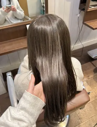 カラー yusa🌿‬レイヤ ー/赤みなしカラーのヘアスタイル