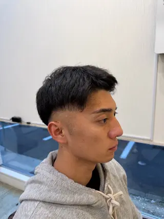 ショート 呉屋 俊介のヘアスタイル