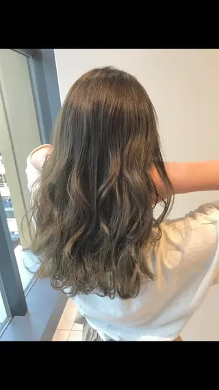 カラー 渡辺 麻衣のヘアスタイル