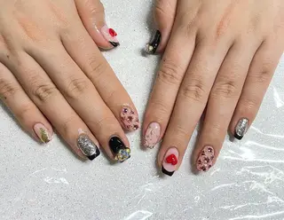 ネイル VIERU 🌈🎀💖のネイルデザイン