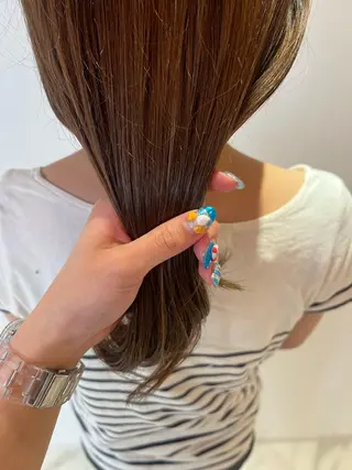 カラー 山本 麗のヘアスタイル