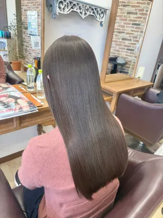 ロング 額田 汐莉のヘアスタイル