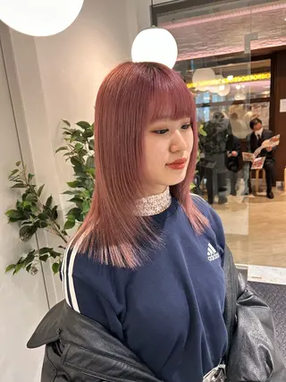 セミロング カラー 薄田 珠美のヘアスタイル
