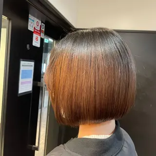 ショート 中村 友香🧸 ブリーチ/艶髪カラーのヘアスタイル