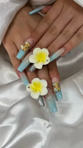 ネイル 𝐧𝐚𝐢𝐥 𝐌𝐢𝐖𝐢𝐢のネイルデザイン