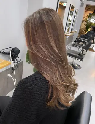ロング カラー ミルクティーベージュ ❤︎レイヤー　MIAのヘアスタイル
