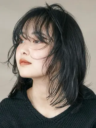 カラー 塔尾 真那のヘアスタイル