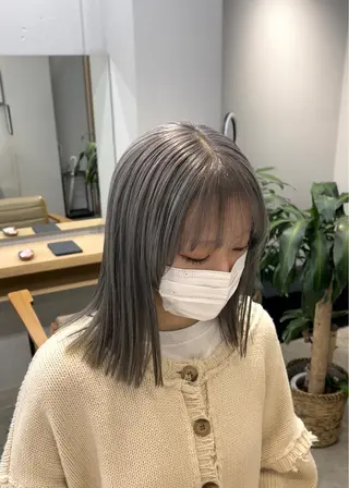 ミディアム カラー ブリーチ毛の縮毛矯正 ハイトーン/岡本智樹のヘアスタイル