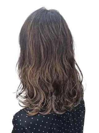 セミロング カラー ケアブリーチ /髪質 改善/古橋圭史郎のヘアスタイル