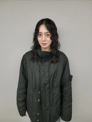 パーマ セミロング OMA カタギシのヘアスタイル