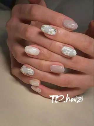 ミディアム めぐみのネイルサロン スタッフ練習のネイルデザイン