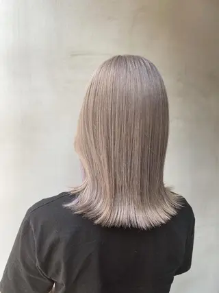 セミロング カラー shiori ﾍﾞｰｼﾞｭｶﾗｰのヘアスタイル
