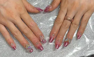 ネイル VIERU 🌈🎀💖のネイルデザイン