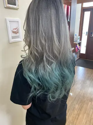 カラー SALOWIN栄 高須大貴のヘアスタイル