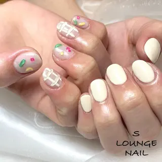 ネイル パーツたくさん🍓 SUMIのネイルデザイン