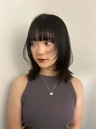 ミディアム Airi 韓国y2k ハイレイヤーのヘアスタイル