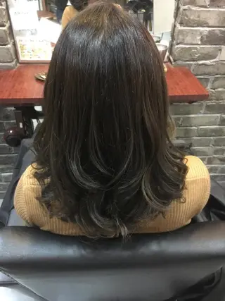 カラー 東條 克義のヘアスタイル
