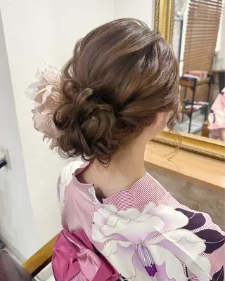 ヘアアレンジ セットサロンCURE 🩵あんみのマツエク・マツパデザイン