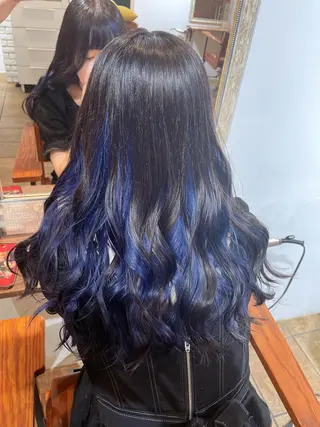 ロング カラー ヘアアレンジ にいた　かづしげのヘアスタイル