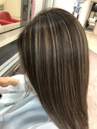 ロング カラー ハイライト&ブリーチ 💇🏼‍♀MAHOのヘアスタイル