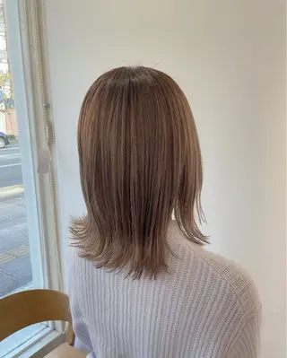 ミディアム カラー 佐々木 美帆のヘアスタイル
