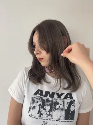 ミディアム カラー 竹中 彩音のヘアスタイル