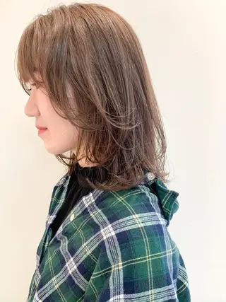 ミディアム カラー yoke 《ヨーク》のヘアスタイル