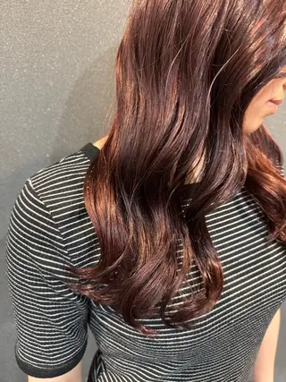 ロング カラー ワタナベ テルマサのヘアスタイル