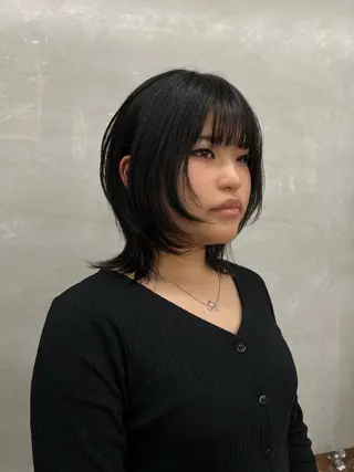 ミディアム サカモト ナオミのヘアスタイル