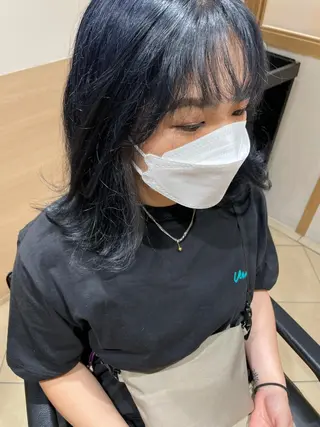 ミディアム カラー 天野 瑠真のヘアスタイル