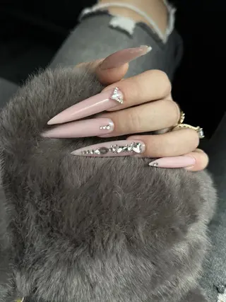 カラー AIN Nailのネイルデザイン