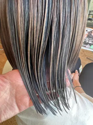 ミディアム カラー 両国駅徒歩1分⭐️ アイロン仕上げのヘアスタイル