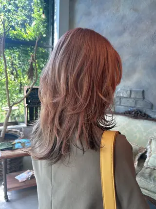 カラー 牛尾 綾花のヘアスタイル