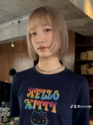 ショート カラー wewe: momoeのヘアスタイル