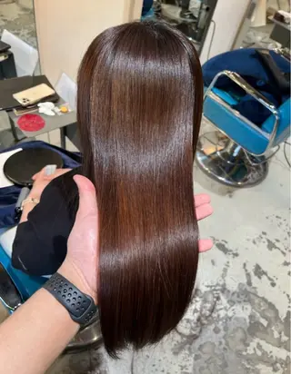 セミロング 必ず笑顔で帰っていた だきます！安田祐貴のヘアスタイル