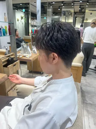 ショート パーマ メンズ 門石 一栞のヘアスタイル