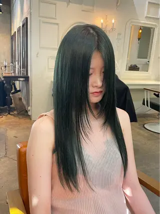 ロング カラー ミルクティー× グレージュMOMOのヘアスタイル