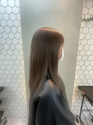 セミロング カラー ハイトーン/レイヤ ーTENSHOのヘアスタイル