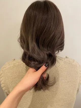 ミディアム カラー vixus mamiのヘアスタイル