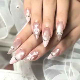 ネイル ルシイ🎀新宿長さ 出しパーツ専門店のネイルデザイン
