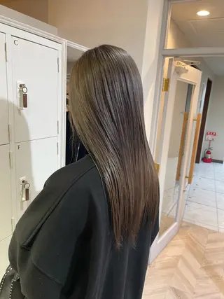 ロング UMEDA FIGAROのヘアスタイル