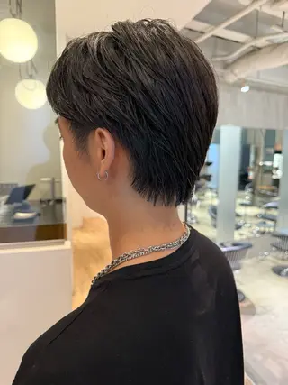メンズ 須藤 優真 切りっぱなしボブのヘアスタイル