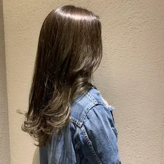 ロング カラー 畑中 咲穂のヘアスタイル