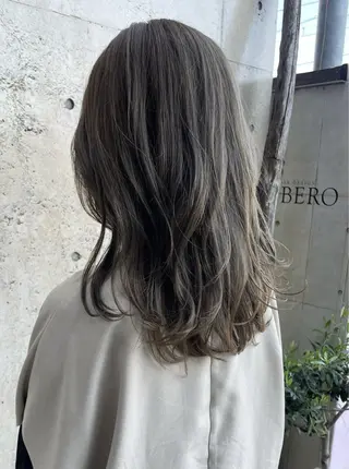 ロング カラー 日高 香織のヘアスタイル