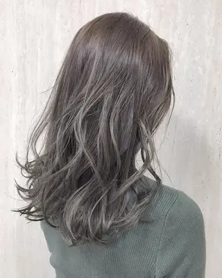 セミロング カラー 鍋島 拓真のヘアスタイル
