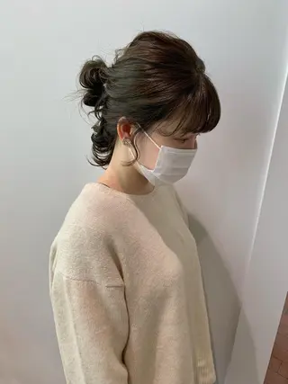 ミディアム カラー 片岡 由依のヘアスタイル