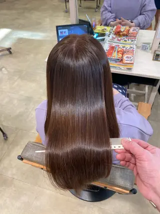 セミロング パーマ 饒平名 知也のヘアスタイル