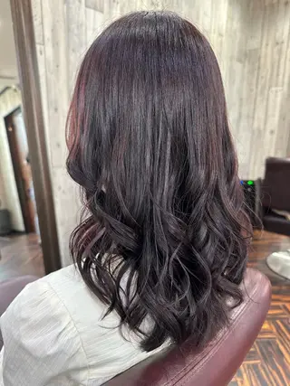 セミロング カラー 庭山 理沙のヘアスタイル